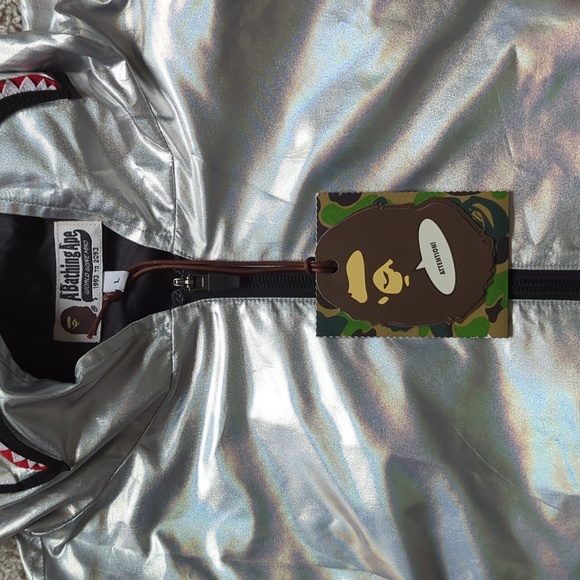 NWT Authentic BAPE Aurora Shark Hoodie Jacket - Picture 3 of 4